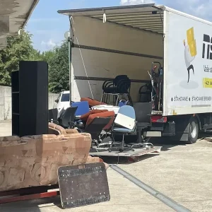 Odvoz a likvidácia starého kancelárskeho nábytku v Bratislave